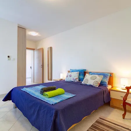 Dino I Toni Apartman Novi Vinodolski