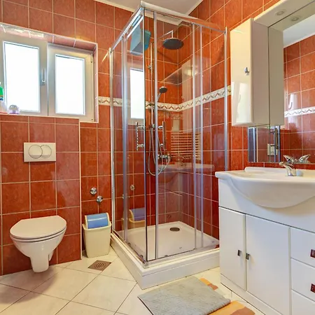 Dino I Toni Apartman Novi Vinodolski