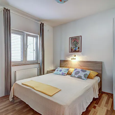 Dino I Toni Apartman Novi Vinodolski